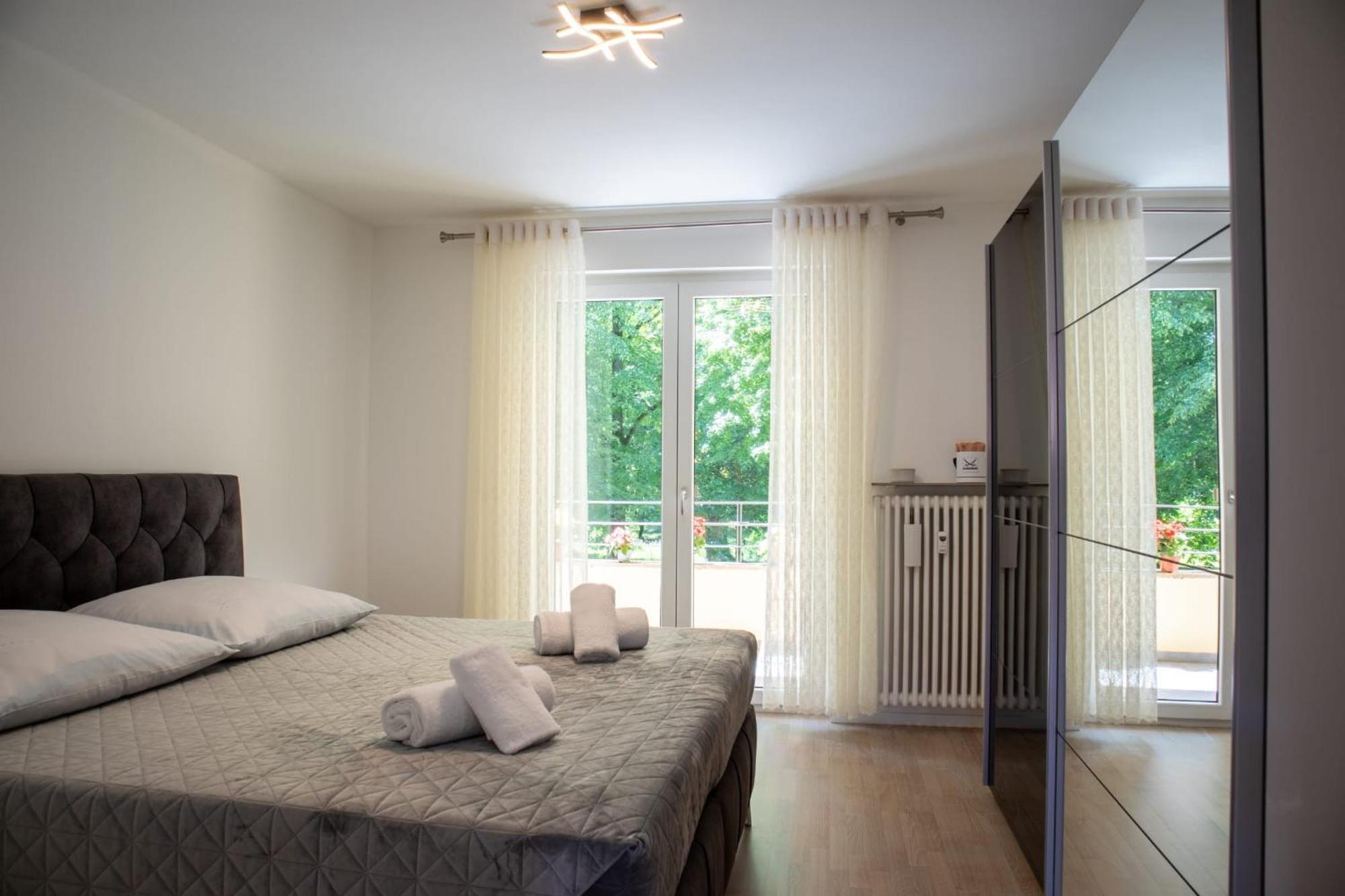 Mega Lux Apartment Esslingen am Neckar Екстер'єр фото